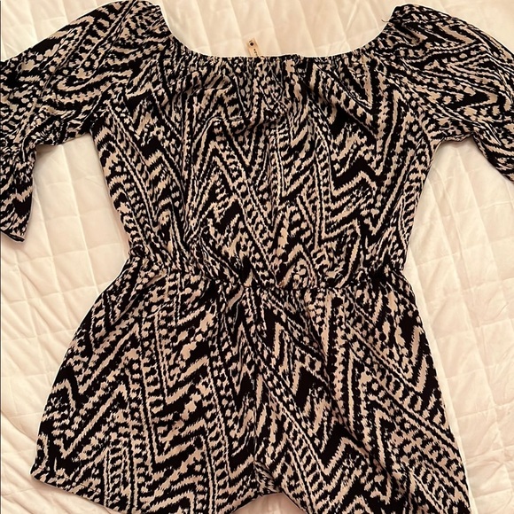 Black and Cream Patterned Women's Romper - Picture 3 of 3